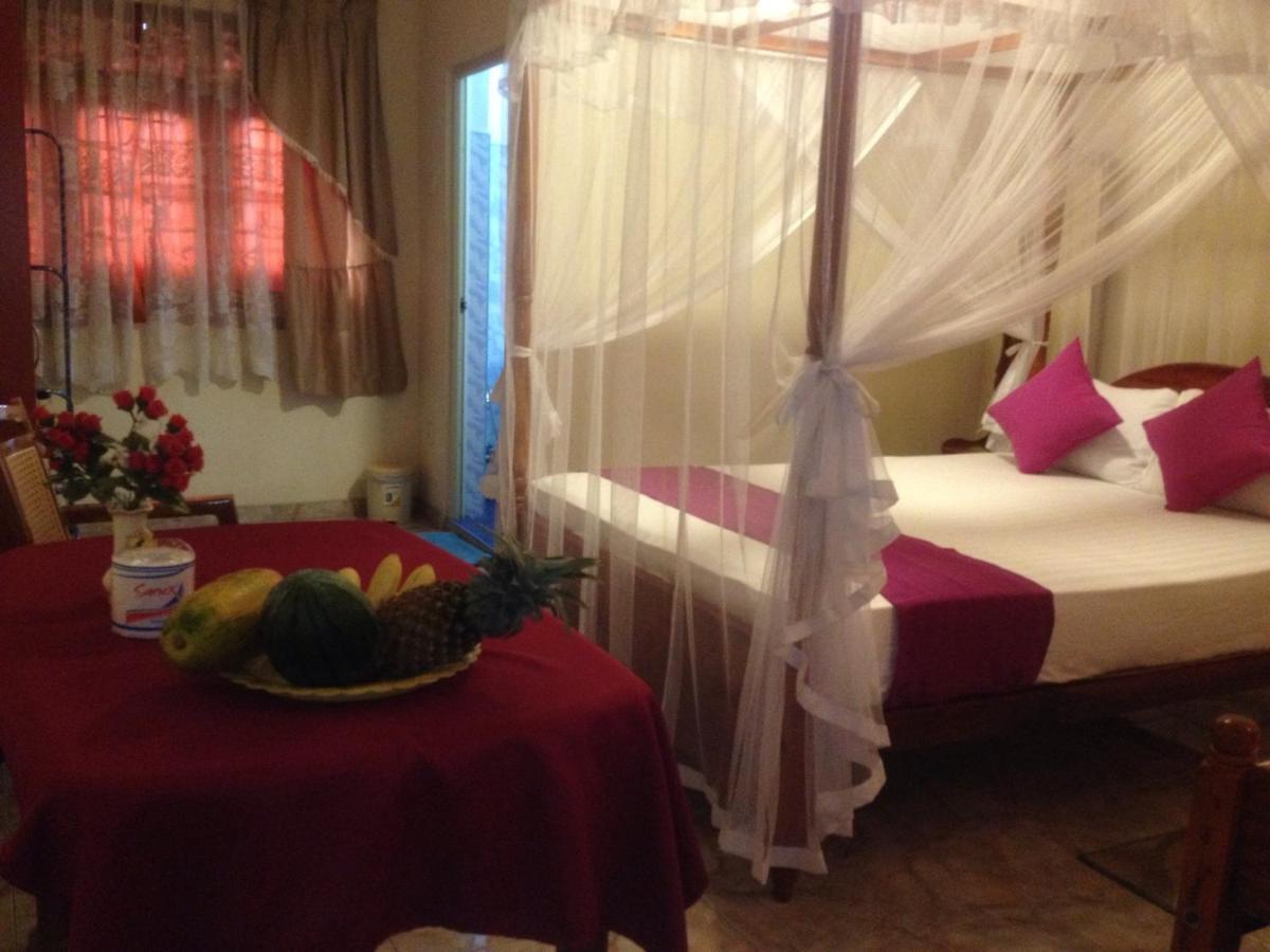 Jaya Home Stay Тангалла Экстерьер фото