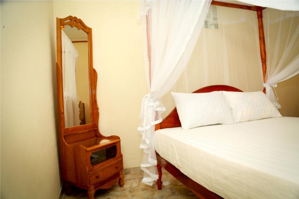 Jaya Home Stay Тангалла Экстерьер фото